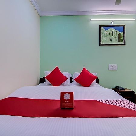 Oyo Lalitha Delight Hotel Visakhapatnam Buitenkant foto