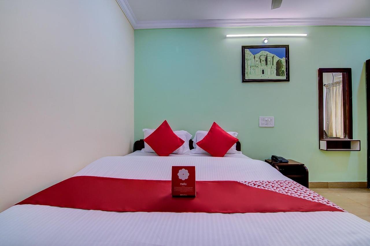 Oyo Lalitha Delight Hotel Visakhapatnam Buitenkant foto