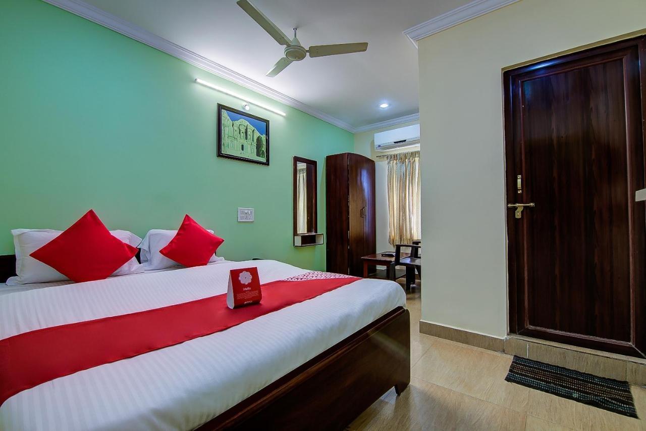 Oyo Lalitha Delight Hotel Visakhapatnam Buitenkant foto