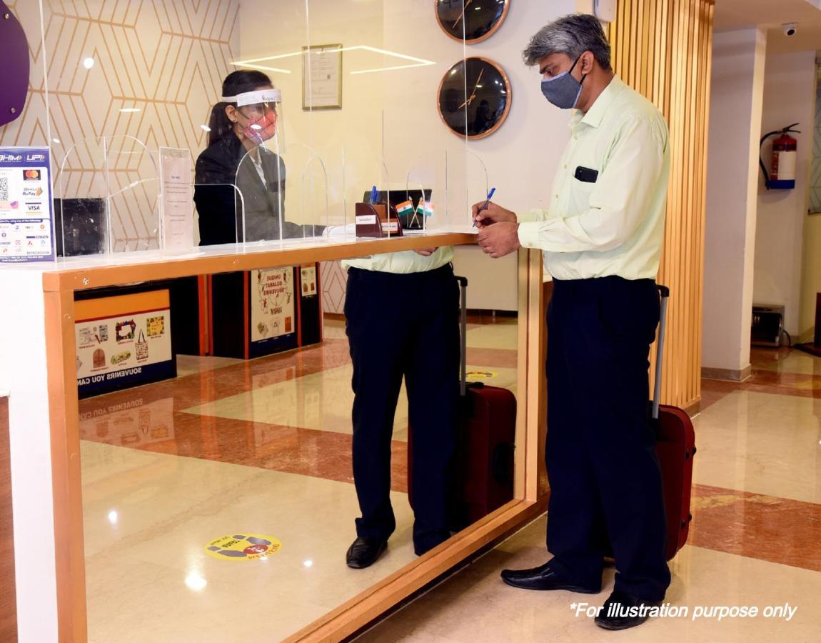 Oyo Lalitha Delight Hotel Visakhapatnam Buitenkant foto